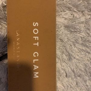 Anastasia Beverly Hills Soft Glam🌼⭐️